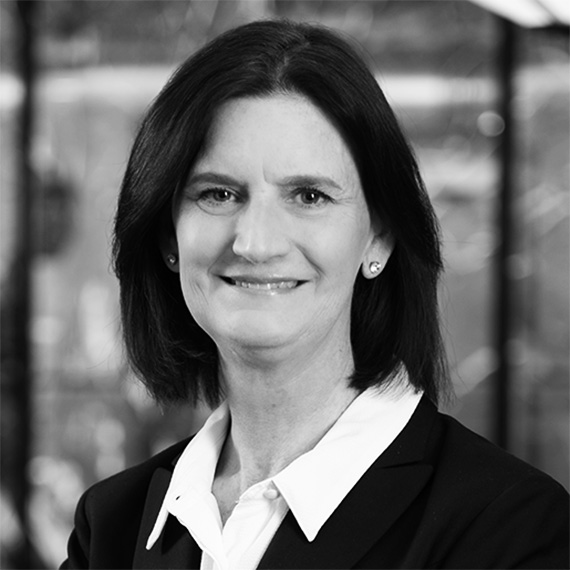 Beth Dalton professional headshot